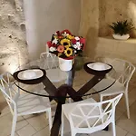 Il Nido Nella Roccia Apartment *
